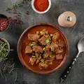 Gulasch vom Rind zubereitet