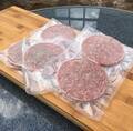 Burgerpattys im 2er Pack vom Schottischen Hochlandrind. Tiefgefroren.