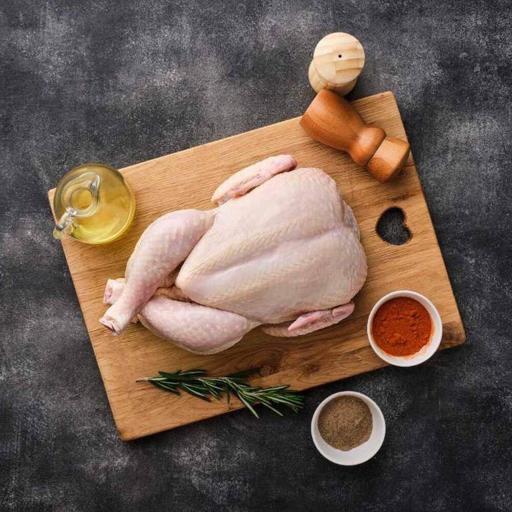 Ganzes Hähnchen (küchenfertig)